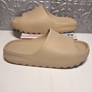 Yeezy Slides (Pure)